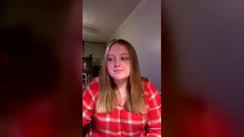 Snapshot of phatassblond chatting on 12.16.25 PhatAssBlond online show from 12.16.25