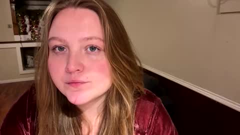 Snapshot of phatassblond chatting on 12.19.25 PhatAssBlond online show from 12.19.25