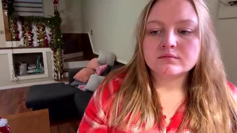 Snapshot of phatassblond chatting on 12.21.25 PhatAssBlond online show from 12.21.25