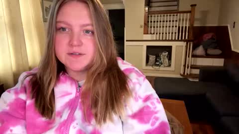 Snapshot of phatassblond chatting on 01.10.26 PhatAssBlond online show from 01.10.26