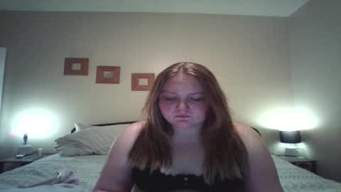 Snapshot of phatassblond chatting on 01.18.26 PhatAssBlond online show from 01.18.26