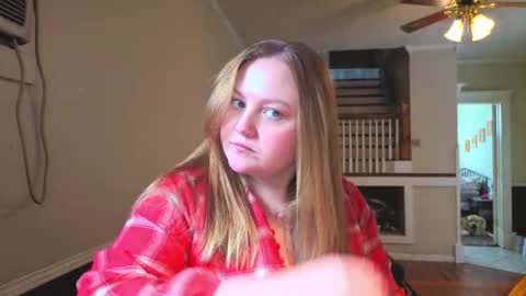 Snapshot of phatassblond chatting on 02.05.26 PhatAssBlond online show from 02.05.26