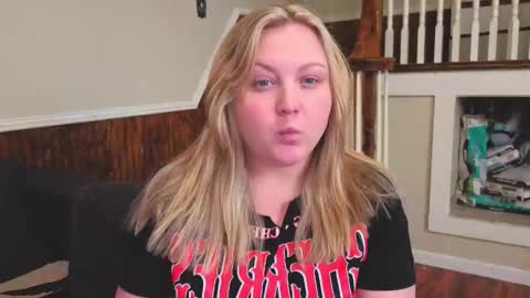 Snapshot of phatassblond chatting on 02.13.26 PhatAssBlond online show from 02.13.26