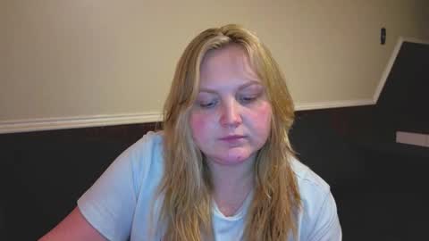 Snapshot of phatassblond chatting on 02.18.26 PhatAssBlond online show from 02.18.26