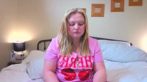 Snapshot of phatassblond chatting on 02.23.26 PhatAssBlond online show from 02.23.26