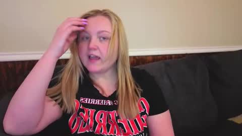 Snapshot of phatassblond chatting on 03.01.26 PhatAssBlond online show from 03.01.26