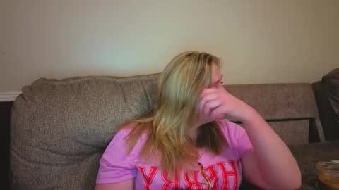 Snapshot of phatassblond chatting on 03.18.26 PhatAssBlond online show from 03.18.26