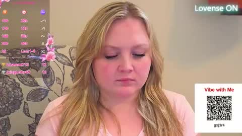 Snapshot of phatassblond chatting on 03.31.26 PhatAssBlond online show from 03.31.26