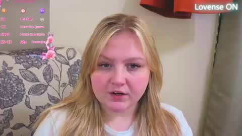 Snapshot of phatassblond chatting on 04.20.26 PhatAssBlond online show from 04.20.26