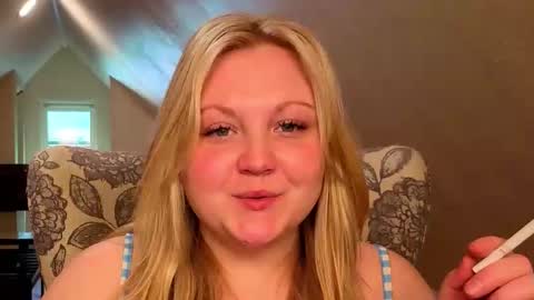 Snapshot of phatassblond chatting on 05.03.26 PhatAssBlond online show from 05.03.26