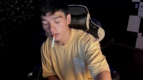 Snapshot of philhotbody chatting on 11.05.25 AJ online show from 11.05.25