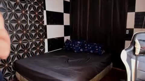 Snapshot of philhotbody chatting on 12.04.25 AJ online show from 12.04.25