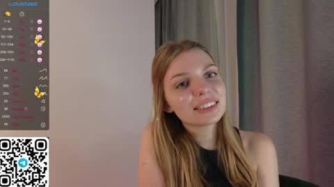 Snapshot of philippabrainard chatting on 02.02.25 Hello guys Sweet Scarlett here NEXT LIVE 5AM 2 gmt online show from 02.02.25