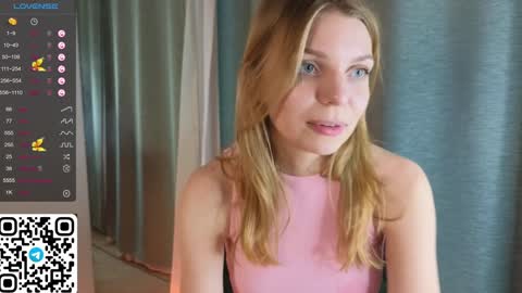 Snapshot of philippabrainard chatting on 02.05.25 Hello guys Sweet Scarlett here NEXT LIVE 5AM 2 gmt online show from 02.05.25