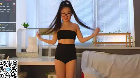 Snapshot of philippabrainard chatting on 02.09.25 Hello guys Sweet Scarlett here NEXT LIVE 5AM 2 gmt online show from 02.09.25