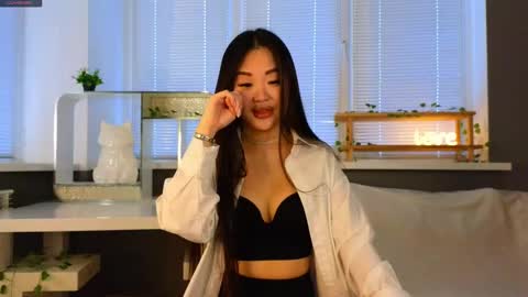 Snapshot of philippabrainard chatting on 02.10.25 Hello guys Sweet Scarlett here NEXT LIVE 5AM 2 gmt online show from 02.10.25