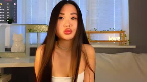 Snapshot of philippabrainard chatting on 02.14.25 Hello guys Sweet Scarlett here NEXT LIVE 5AM 2 gmt online show from 02.14.25