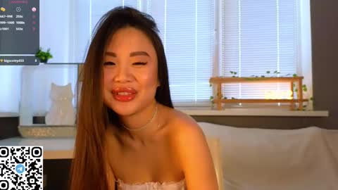 Snapshot of philippabrainard chatting on 02.15.25 Hello guys Sweet Scarlett here NEXT LIVE 5AM 2 gmt online show from 02.15.25
