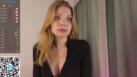 Snapshot of philippabrainard chatting on 02.15.25 Hello guys Sweet Scarlett here NEXT LIVE 5AM 2 gmt online show from 02.15.25