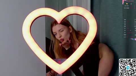 Snapshot of philippabrainard chatting on 02.22.25 Hello guys Sweet Scarlett here NEXT LIVE 5AM 2 gmt online show from 02.22.25