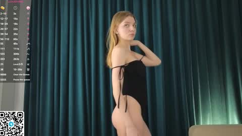 Snapshot of philippabrainard chatting on 03.01.25 Hello guys Sweet Scarlett here NEXT LIVE 5AM 2 gmt online show from 03.01.25