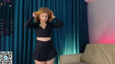 Snapshot of philippabrainard chatting on 03.02.25 Hello guys Sweet Scarlett here NEXT LIVE 5AM 2 gmt online show from 03.02.25