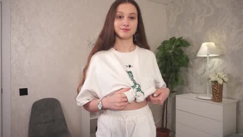 Bella online show from 01.08.25