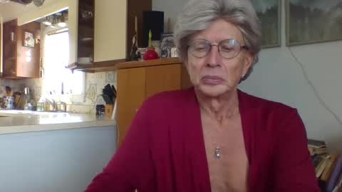 Snapshot of phillipa1023 chatting on 02.05.25 phillipa online show from 02.05.25