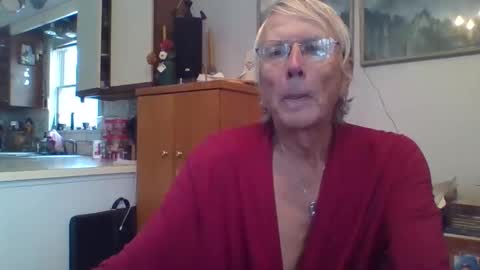 Snapshot of phillipa1023 chatting on 12.16.25 phillipa online show from 12.16.25