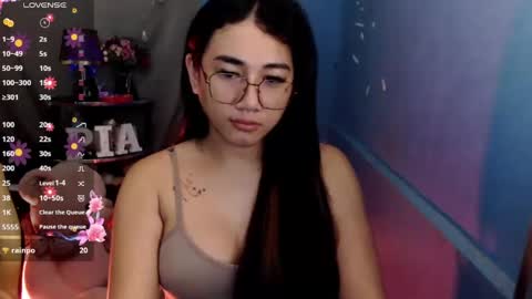 Snapshot of pia_worthsback chatting on 01.21.25 Pia online show from 01.21.25