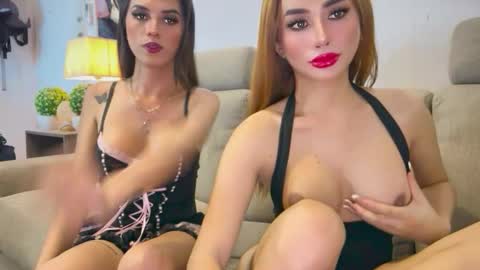 Snapshot of pialova chatting on 12.04.25 PIA online show from 12.04.25