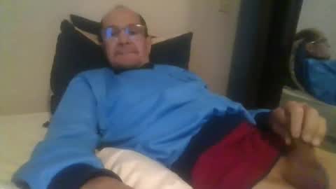 Snapshot of pichoun71 chatting on 01.12.25 pichoun71 online show from 01.12.25