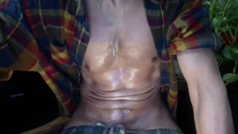 Snapshot of pict8kr chatting on 03.08.25 BEDBULL online show from 03.08.25