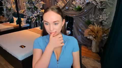 Emelie online show from 02.23.25