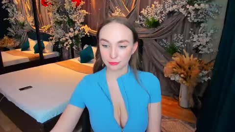 Emelie online show from 02.24.25