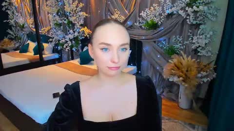 Emelie online show from 02.28.25