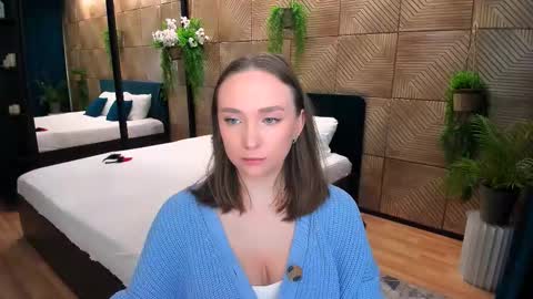 Emelie online show from 10.09.25