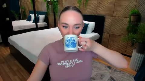 Emelie online show from 11.10.25