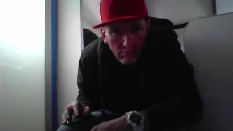 Snapshot of pierce702420 chatting on 04.19.26 pierce702420 online show from 04.19.26