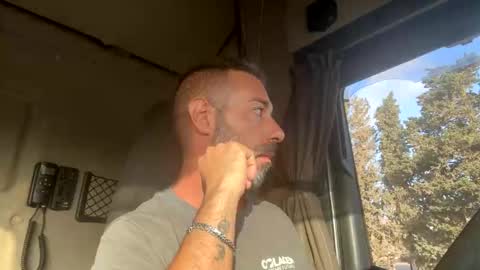 Snapshot of pierotu chatting on 09.10.25 pierotu online show from 09.10.25