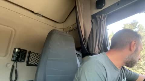 Snapshot of pierotu chatting on 09.17.25 pierotu online show from 09.17.25