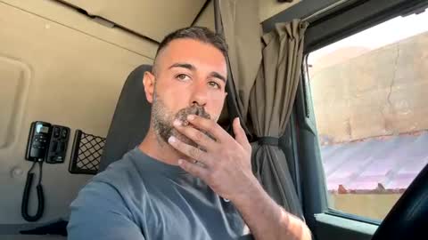 Snapshot of pierotu chatting on 09.22.25 pierotu online show from 09.22.25