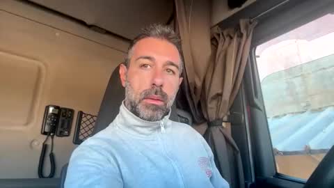 Snapshot of pierotu chatting on 10.10.25 pierotu online show from 10.10.25