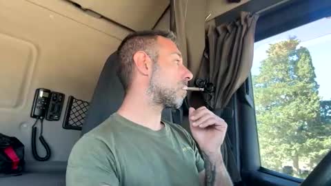 Snapshot of pierotu chatting on 10.29.25 pierotu online show from 10.29.25