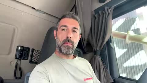 Snapshot of pierotu chatting on 11.04.25 pierotu online show from 11.04.25