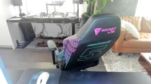 Pierre Fitch online show from 03.05.25