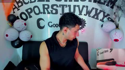 Snapshot of piggy_eddy chatting on 10.26.25 Eddy Brock... Its a pleasure to talk to... online show from 10.26.25