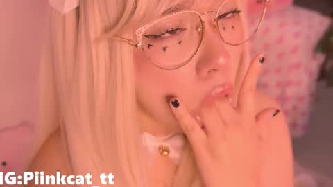 Snapshot of piinkcat chatting on 12.02.25 Emi online show from 12.02.25