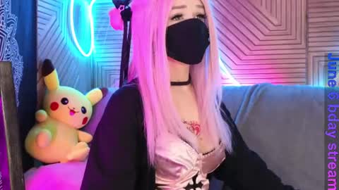 Snapshot of pika_pikaa chatting on 06.01.26 Sonya online show from 06.01.26