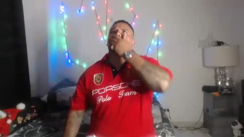 Snapshot of pikoro_gomez chatting on 12.24.24 pikoro_gomez online show from 12.24.24